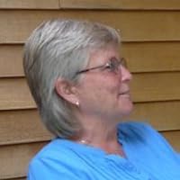 Profile Image for Lynn Leslie.