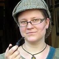 Profile Image for Nicole Lavigne.