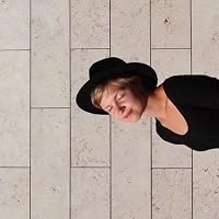 Profile Image for Laura.