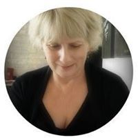 Profile Image for Liz Posmyk.