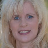 Profile Image for Elizabeth Page.