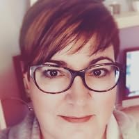 Profile Image for Zoe Mullins.