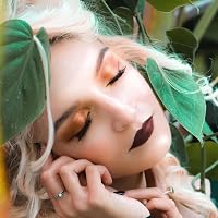 Profile Image for Laura Rose.