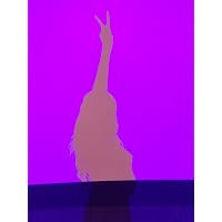 Profile Image for Elle Holtz.