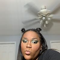 Profile Image for Lauren.