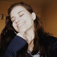 Profile Image for Marina Chaves.