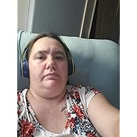 Profile Image for Lisa Engle.