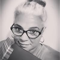 Profile Image for Libby Juliá.