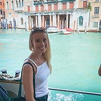 Profile Image for Lucy Fox.