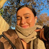 Profile Image for Molly Mallette.