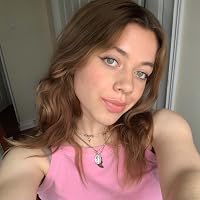 Profile Image for Laura.
