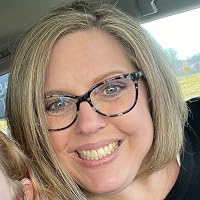 Profile Image for Tracie Painter.