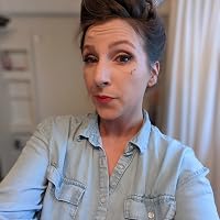 Profile Image for Dee Marie.