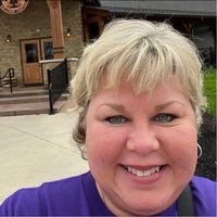 Profile Image for Laura Hileman.