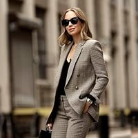 Profile Image for Viv.