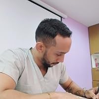 Profile Image for Leonardo D. González.