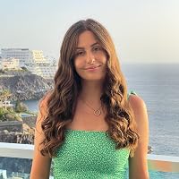 Profile Image for Lauren Davies.