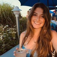 Profile Image for Raechel Tomaselli.
