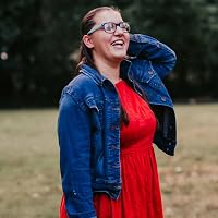 Profile Image for Lauren Dickey.