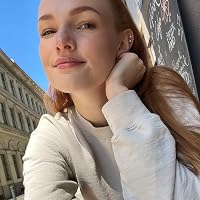 Profile Image for Ina De.