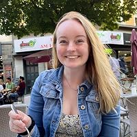 Profile Image for Julia Rose.