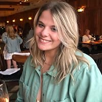 Profile Image for Nikki Harrington.