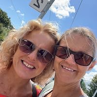 Profile Image for Vicki Clark.