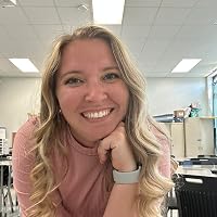 Profile Image for Sarah Thomas.