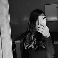 Profile Image for Chloé Desrochers.