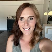 Profile Image for Jennifer Lowes.