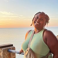 Profile Image for Tara Walls.