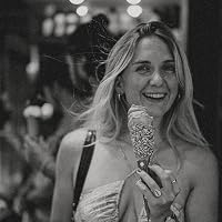 Profile Image for Larissa Weber.