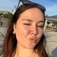 Profile Image for Mia Hall.