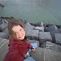 Profile Image for Ella Brucker.