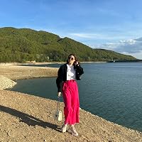 Profile Image for Andreea Dumitroiu.
