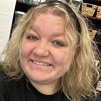Profile Image for Arianna Azzolino.