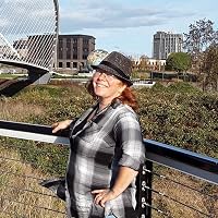 Profile Image for Angela Kern.