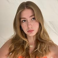 Profile Image for Lucia Dahn.