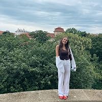 Profile Image for Lindsey Blacher.