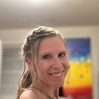 Profile Image for Amanda Januchowski.