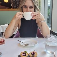 Profile Image for Lauren.