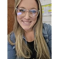 Profile Image for Kelsi Davis.