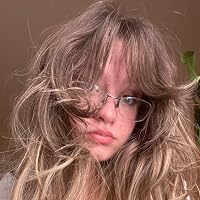 Profile Image for Lilli.
