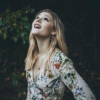 Profile Image for Mara Caitlin.