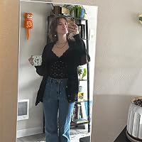 Profile Image for Cecilia Ahrens.