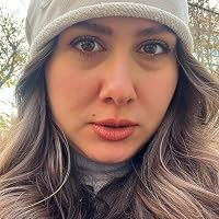 Profile Image for Maya Hoseini.