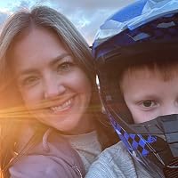 Profile Image for Lisa Robertson.