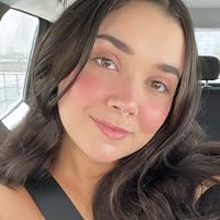 Profile Image for Hannah.