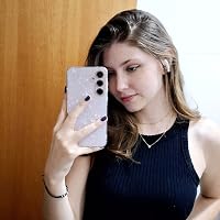 Profile Image for Bia Estevam.