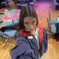 Profile Image for Holly Cavender.